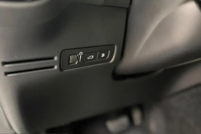 Volvo XC40 din 2022 cu 53.000 km - oferta VOL204931 - foto 18