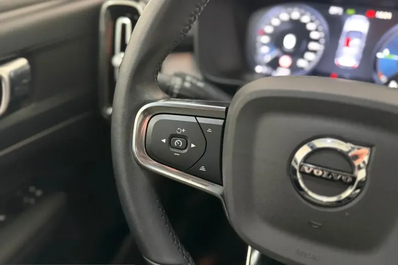 Volvo XC40 din 2022 cu 53.000 km - oferta VOL204931 - foto 22