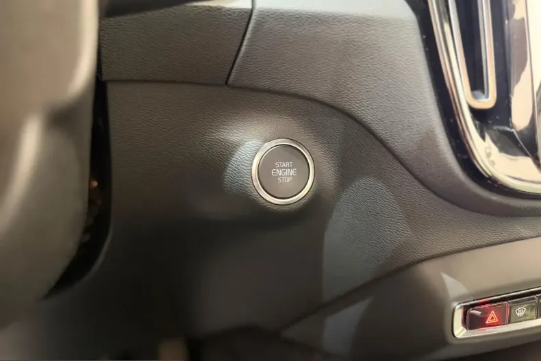 Volvo XC40 din 2022 cu 53.000 km - oferta VOL204931 - foto 27