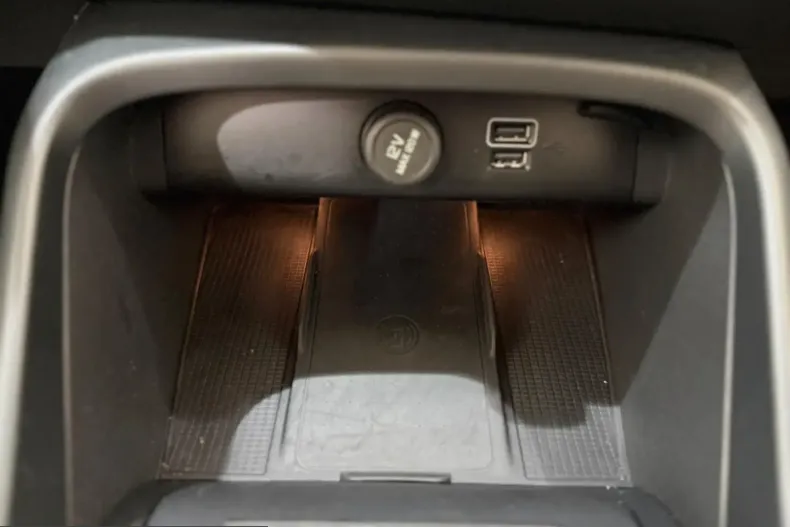 Volvo XC40 din 2022 cu 53.000 km - oferta VOL204931 - foto 36