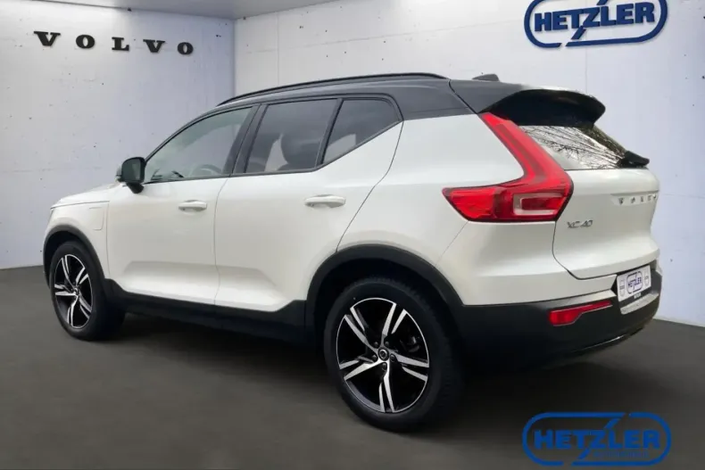 Volvo XC40 din 2021 cu 57.456 km - oferta VOL204932 - foto 3