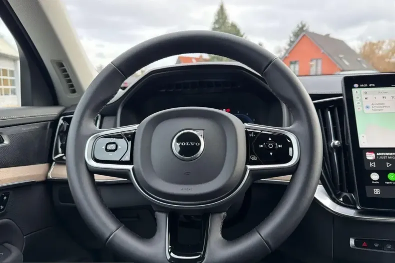 Volvo XC90 din 2025 cu 12.296 km - oferta VOL204933 - foto 11