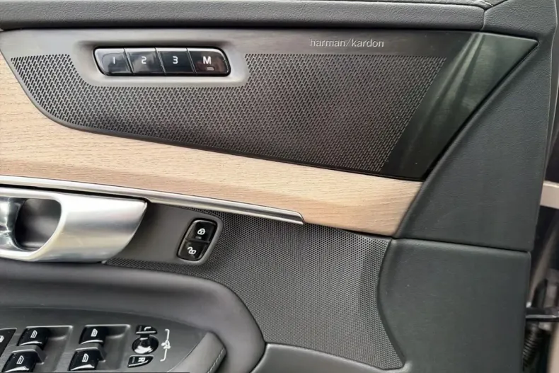 Volvo XC90 din 2025 cu 12.296 km - oferta VOL204933 - foto 19