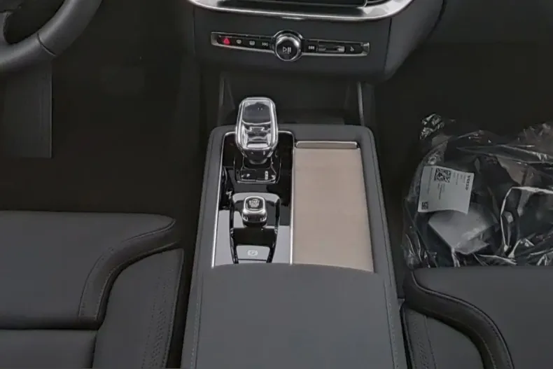 Volvo XC90 din 2025 cu 26.978 km - oferta VOL204936 - foto 6