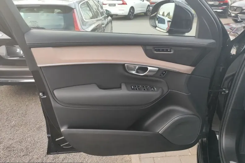 Volvo XC90 din 2025 cu 21.550 km - oferta VOL204938 - foto 14