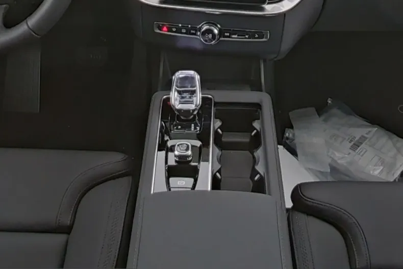 Volvo XC90 din 2025 cu 30.000 km - oferta VOL204940 - foto 6