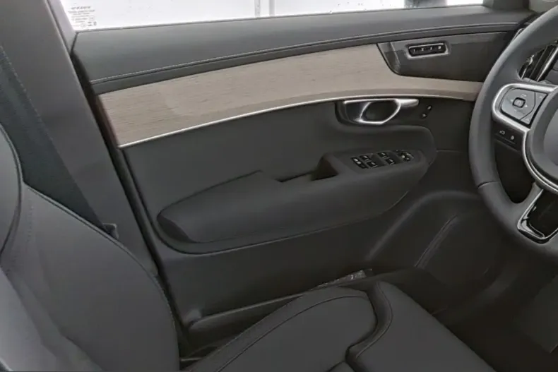 Volvo XC90 din 2025 cu 30.000 km - oferta VOL204940 - foto 12