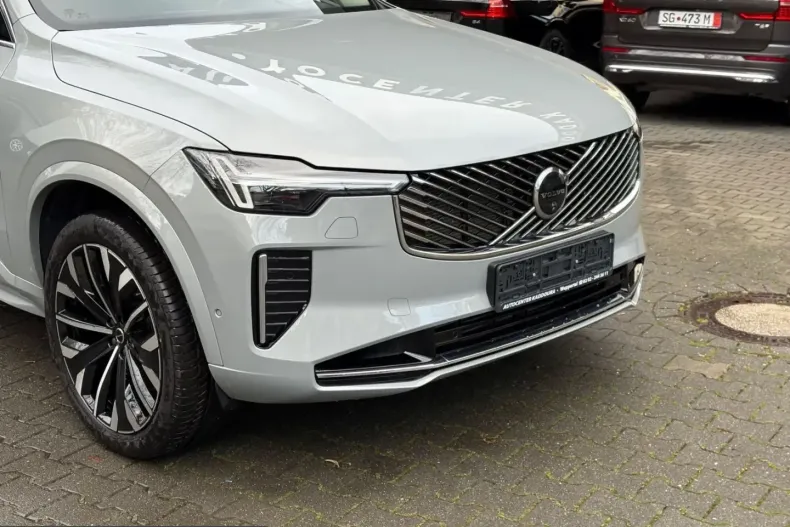 Volvo XC90 din 2025 cu 28.527 km - oferta VOL204941 - foto 3