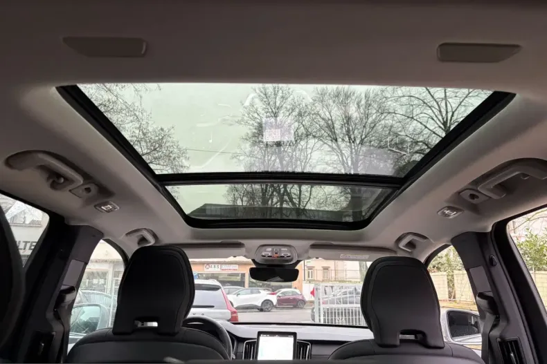 Volvo XC90 din 2025 cu 28.527 km - oferta VOL204941 - foto 12