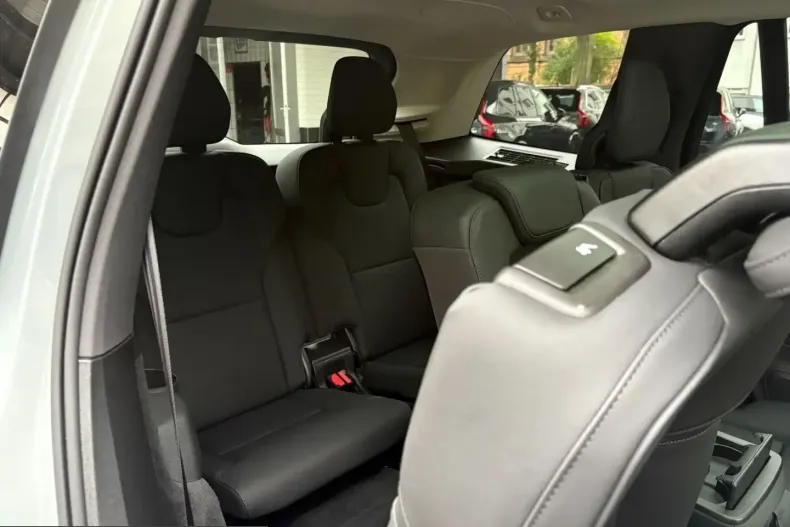 Volvo XC90 din 2025 cu 28.527 km - oferta VOL204941 - foto 13