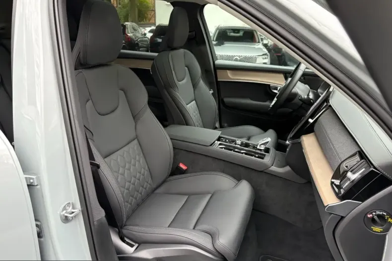 Volvo XC90 din 2025 cu 28.527 km - oferta VOL204941 - foto 15