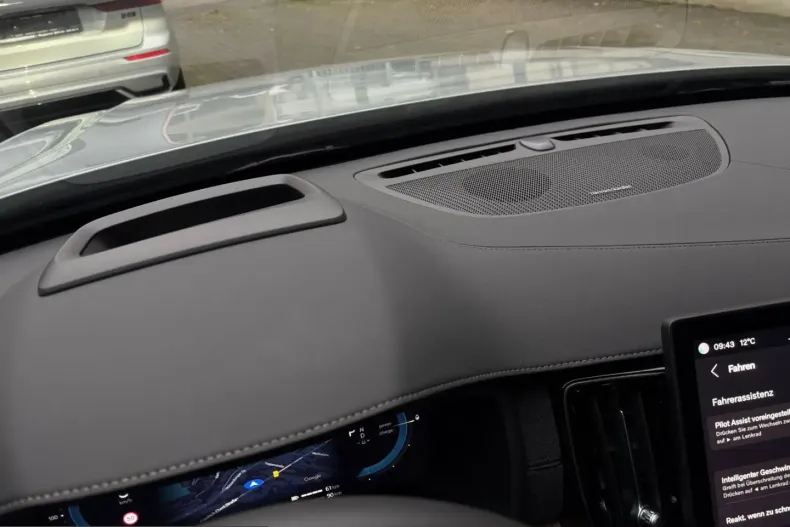 Volvo XC90 din 2025 cu 28.527 km - oferta VOL204941 - foto 17