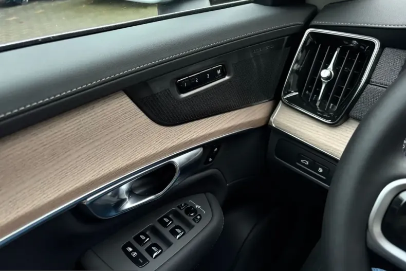 Volvo XC90 din 2025 cu 28.527 km - oferta VOL204941 - foto 21