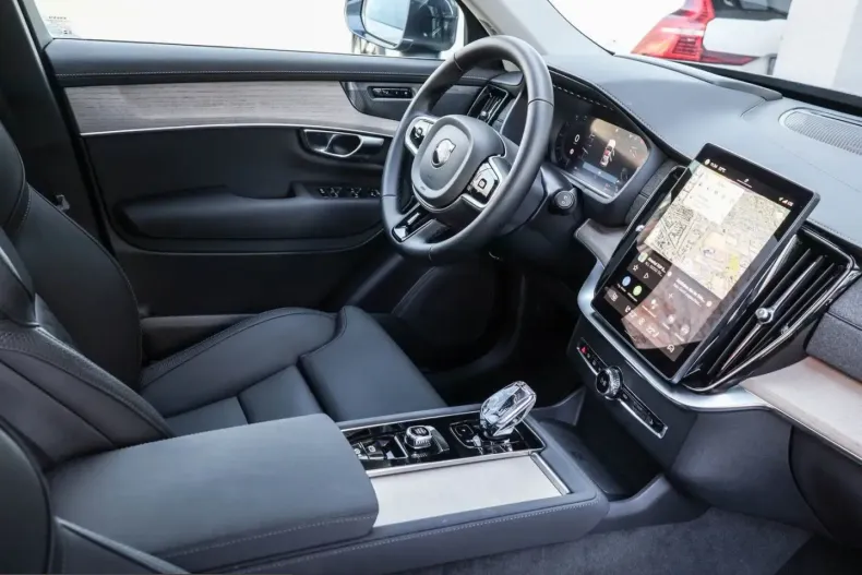 Volvo XC90 din 2025 cu 25.500 km - oferta VOL204943 - foto 3