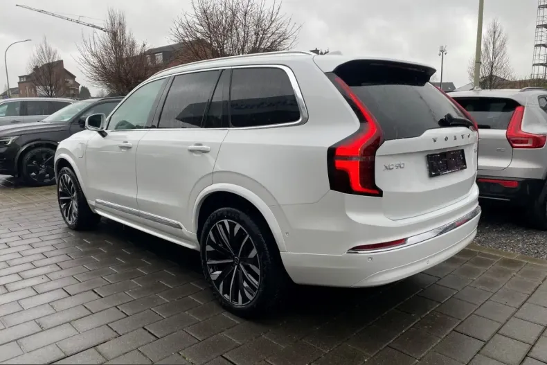 Volvo XC90 din 2025 cu 27.765 km - oferta VOL204944 - foto 3