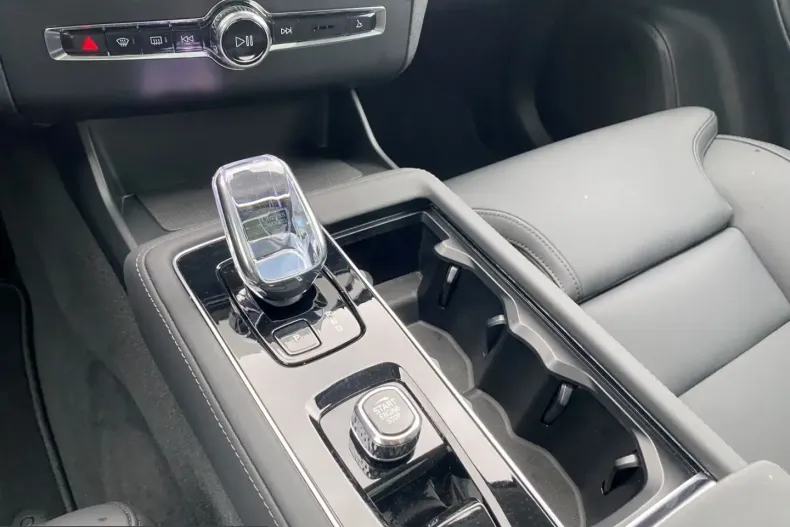 Volvo XC90 din 2025 cu 27.765 km - oferta VOL204944 - foto 12