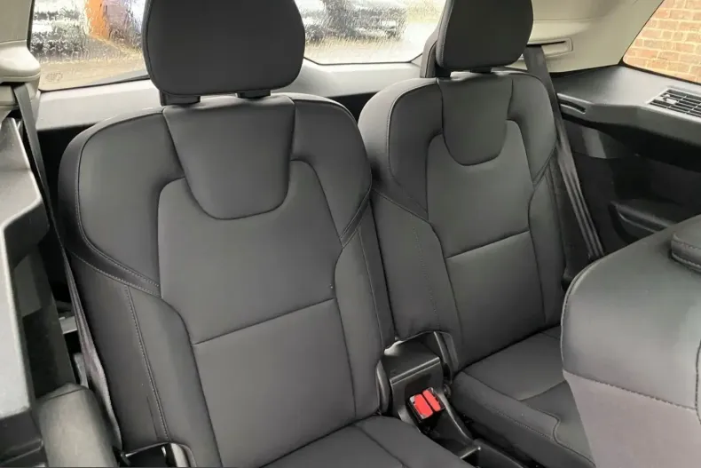 Volvo XC90 din 2025 cu 27.765 km - oferta VOL204944 - foto 19