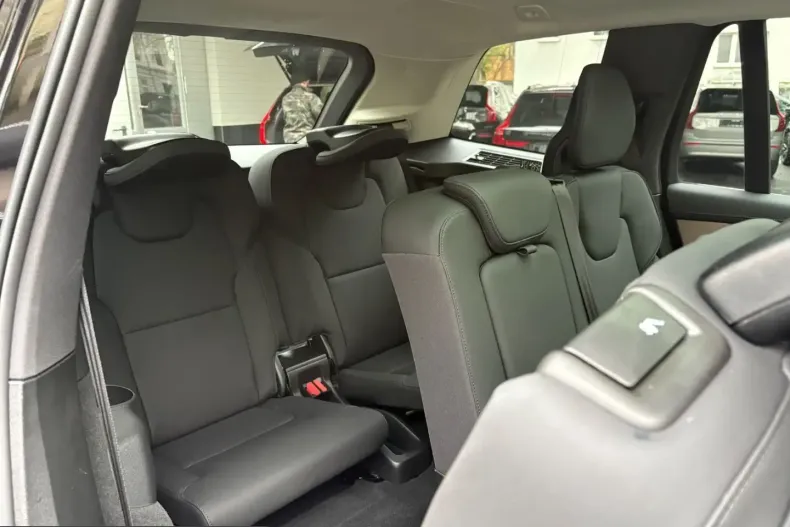 Volvo XC90 din 2025 cu 22.549 km - oferta VOL204945 - foto 13