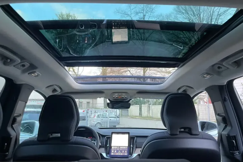 Volvo XC90 din 2025 cu 17.257 km - oferta VOL204946 - foto 8