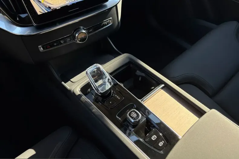 Volvo XC90 din 2025 cu 26.330 km - oferta VOL204947 - foto 19