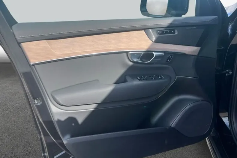 Volvo XC90 din 2025 cu 22.969 km - oferta VOL204949 - foto 14