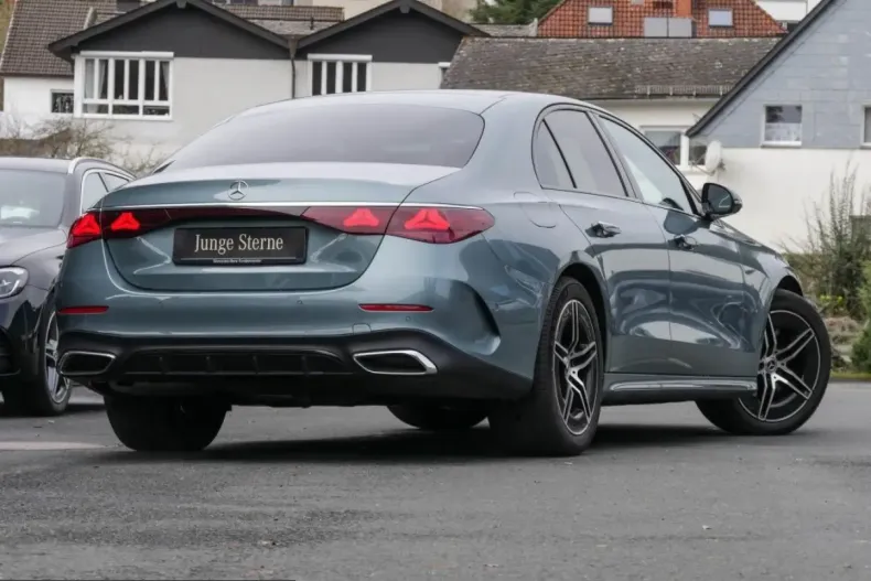 Mercedes-Benz E 200 (Clasa E) din 2024 cu 10.391 km - oferta MER204952 - foto 2