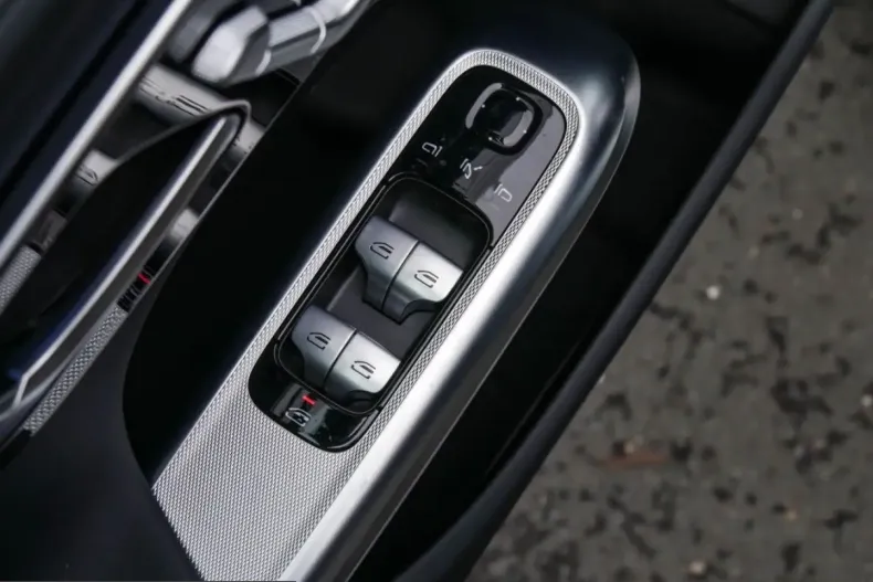 Mercedes-Benz E 200 (Clasa E) din 2024 cu 10.391 km - oferta MER204952 - foto 14