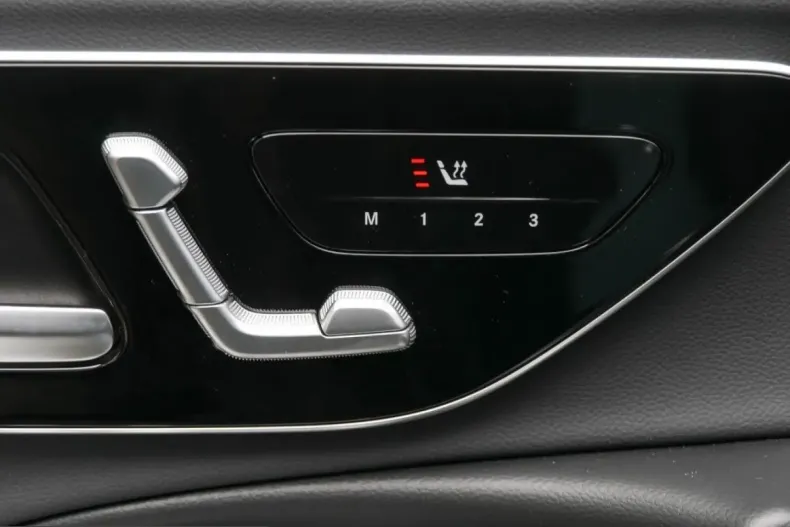 Mercedes-Benz E 200 (Clasa E) din 2024 cu 10.391 km - oferta MER204952 - foto 15