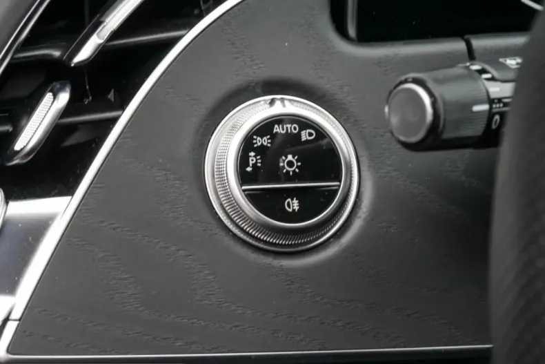 Mercedes-Benz E 200 (Clasa E) din 2024 cu 10.391 km - oferta MER204952 - foto 16