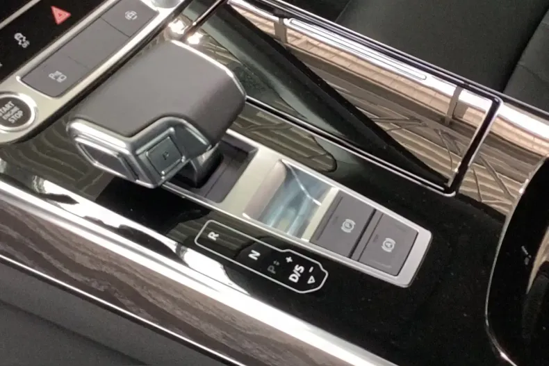 Audi A8 din 2023 cu 1.253 km - oferta AUD204954 - foto 13