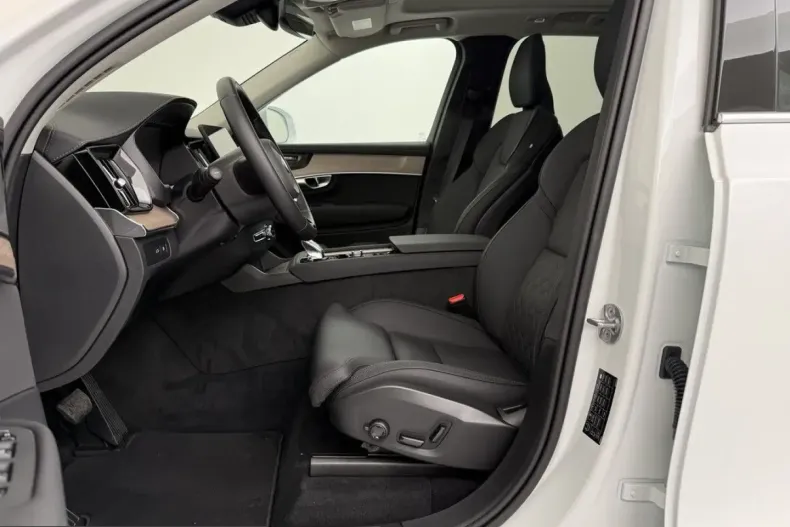 Volvo XC90 din 2025 cu 25.983 km - oferta VOL204959 - foto 12