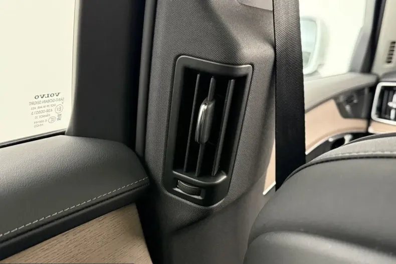 Volvo XC90 din 2025 cu 25.983 km - oferta VOL204959 - foto 23