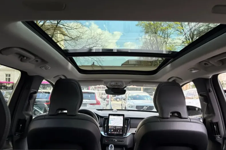 Volvo XC90 din 2025 cu 22.677 km - oferta VOL204960 - foto 13