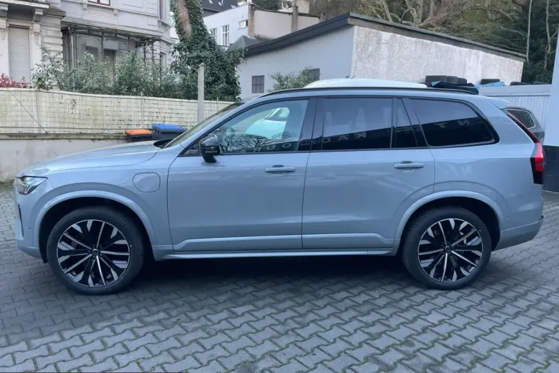 Volvo XC90 din 2025 cu 10.506 km - oferta VOL204963 - foto 3