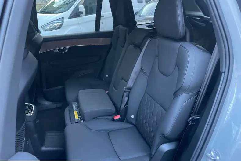 Volvo XC90 din 2025 cu 10.506 km - oferta VOL204963 - foto 10
