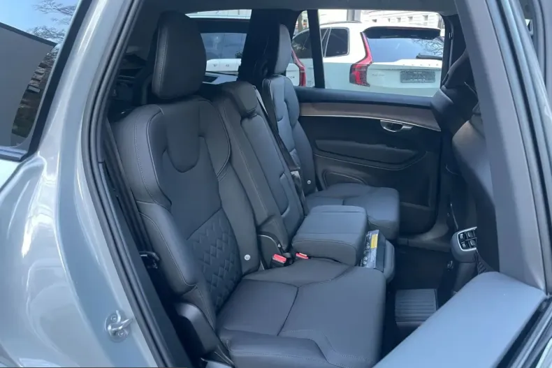 Volvo XC90 din 2025 cu 10.506 km - oferta VOL204963 - foto 12