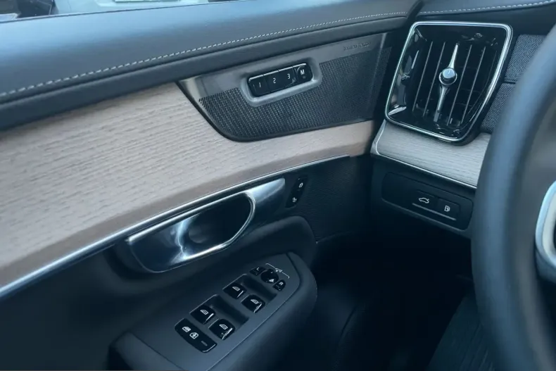 Volvo XC90 din 2025 cu 10.506 km - oferta VOL204963 - foto 19