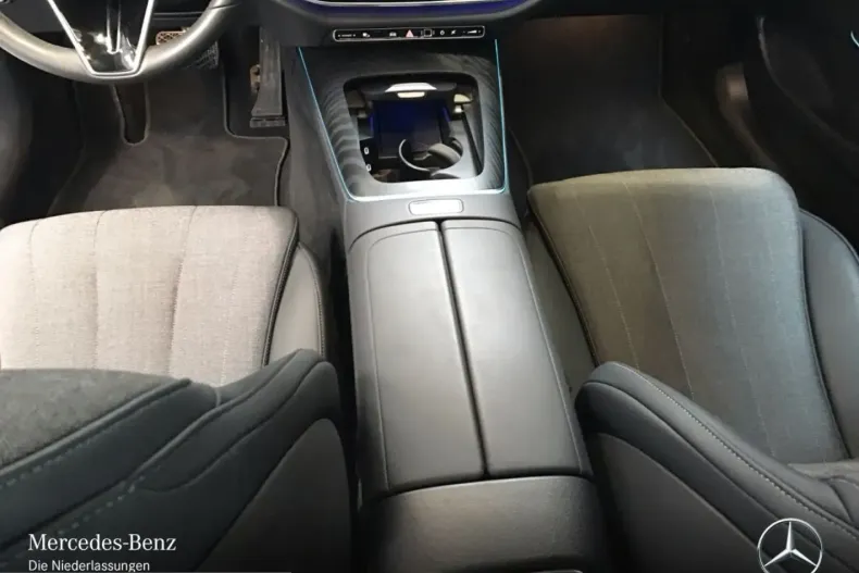 Mercedes-Benz E 200 (Clasa E) din 2025 cu 11.329 km - oferta MER204967 - foto 12