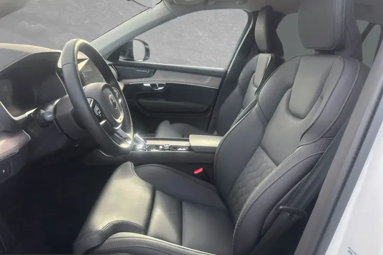 Volvo XC90 din 2025 cu 45.500 km - oferta VOL204973 - foto 3