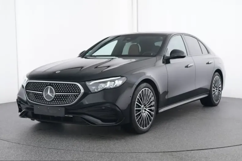 Mercedes-Benz E 300 (Clasa E) din 2024 cu 15.264 km - oferta MER204976 - foto 1