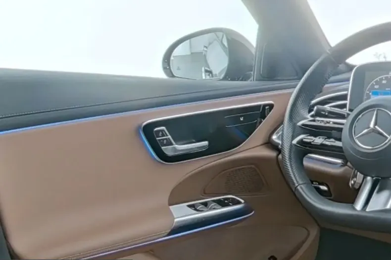 Mercedes-Benz E 300 (Clasa E) din 2024 cu 15.264 km - oferta MER204976 - foto 8