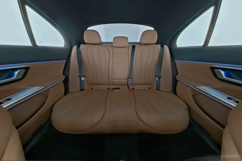 Mercedes-Benz E 300 (Clasa E) din 2024 cu 15.264 km - oferta MER204976 - foto 9