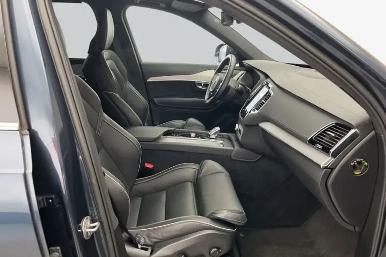 Volvo XC90 din 2023 cu 45.439 km - oferta VOL204978 - foto 12