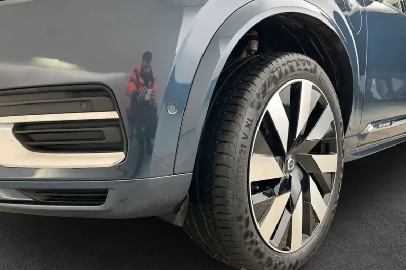 Volvo XC90 din 2023 cu 49.870 km - oferta VOL204979 - foto 6