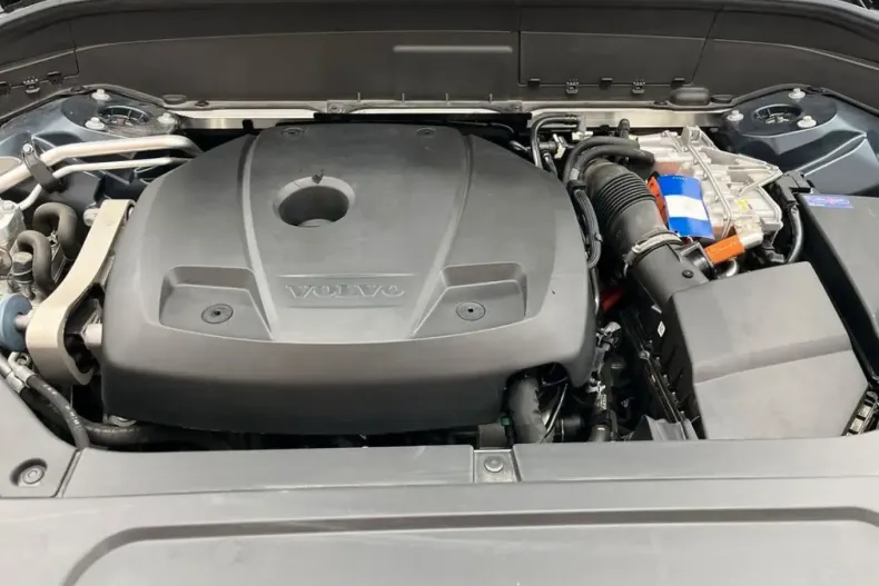 Volvo XC90 din 2023 cu 49.870 km - oferta VOL204979 - foto 8