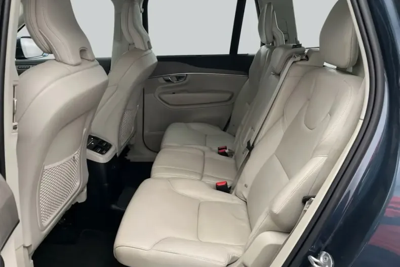 Volvo XC90 din 2023 cu 49.870 km - oferta VOL204979 - foto 12