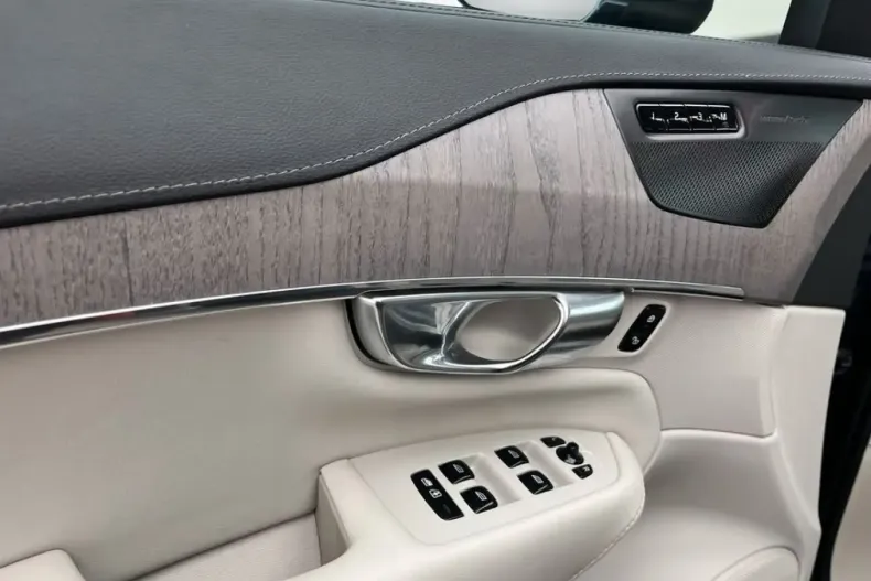 Volvo XC90 din 2023 cu 49.870 km - oferta VOL204979 - foto 20