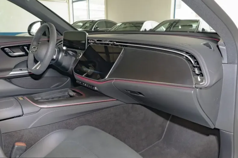 Mercedes-Benz E 200 (Clasa E) din 2025 cu 7.695 km - oferta MER204982 - foto 8