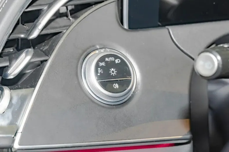 Mercedes-Benz E 200 (Clasa E) din 2025 cu 7.695 km - oferta MER204982 - foto 12