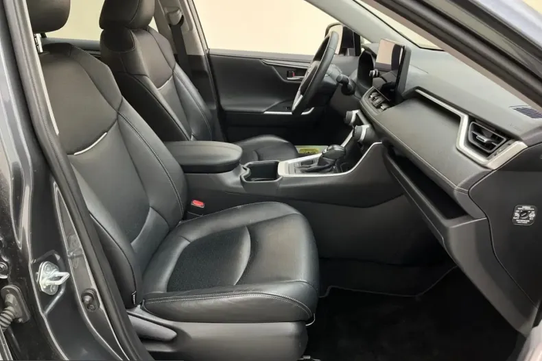 Toyota RAV4 din 2023 cu 57.225 km - oferta TOY204983 - foto 5